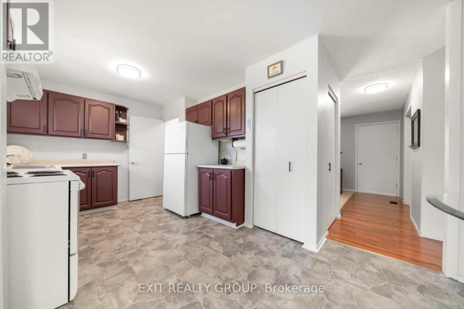 












1476 COUNTY RD 12

,
Prince Edward County (Picton),




Ontario
K0K2T0

