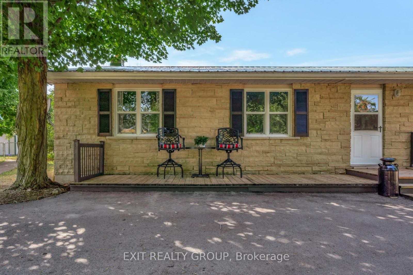 












1476 COUNTY RD 12

,
Prince Edward County (Picton),




Ontario
K0K2T0

