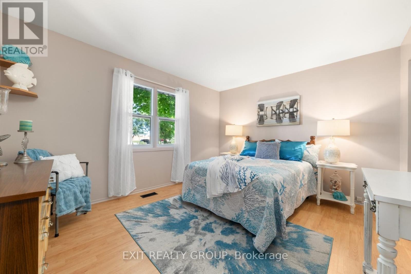 












1476 COUNTY RD 12

,
Prince Edward County (Picton),




Ontario
K0K2T0

