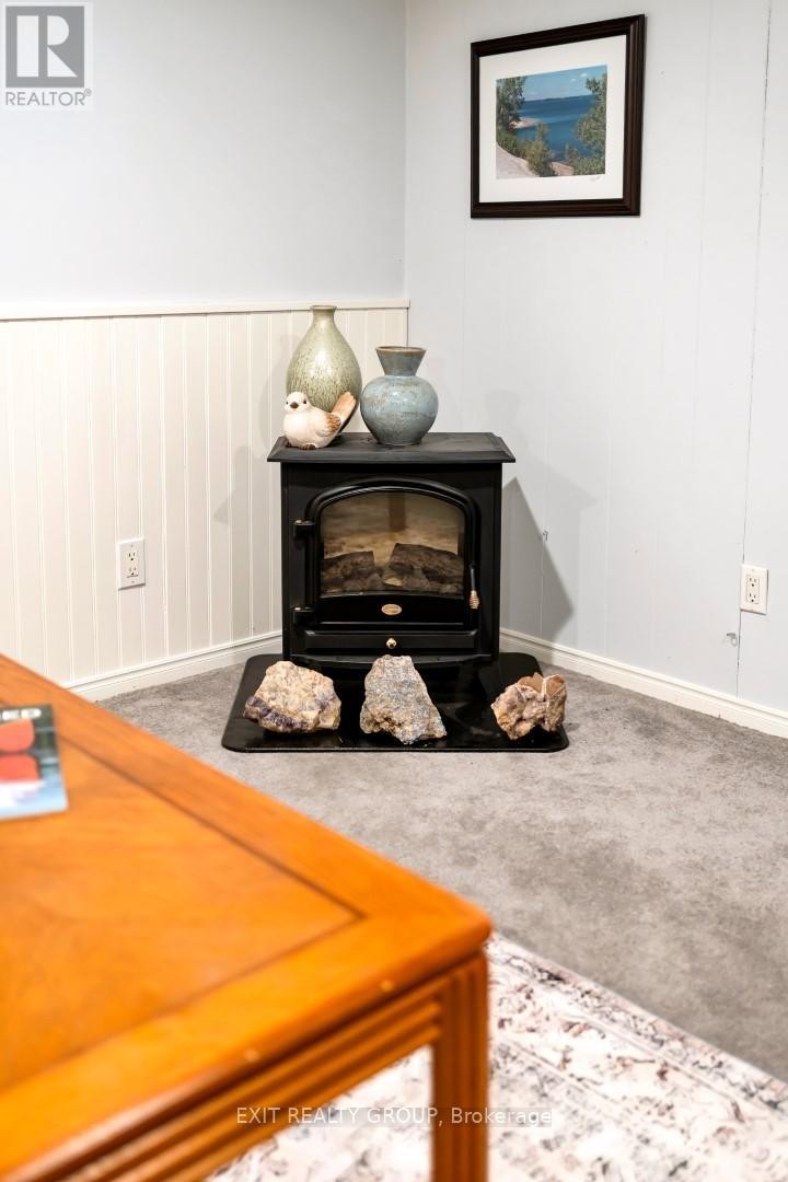 












1476 COUNTY RD 12

,
Prince Edward County (Picton),




Ontario
K0K2T0

