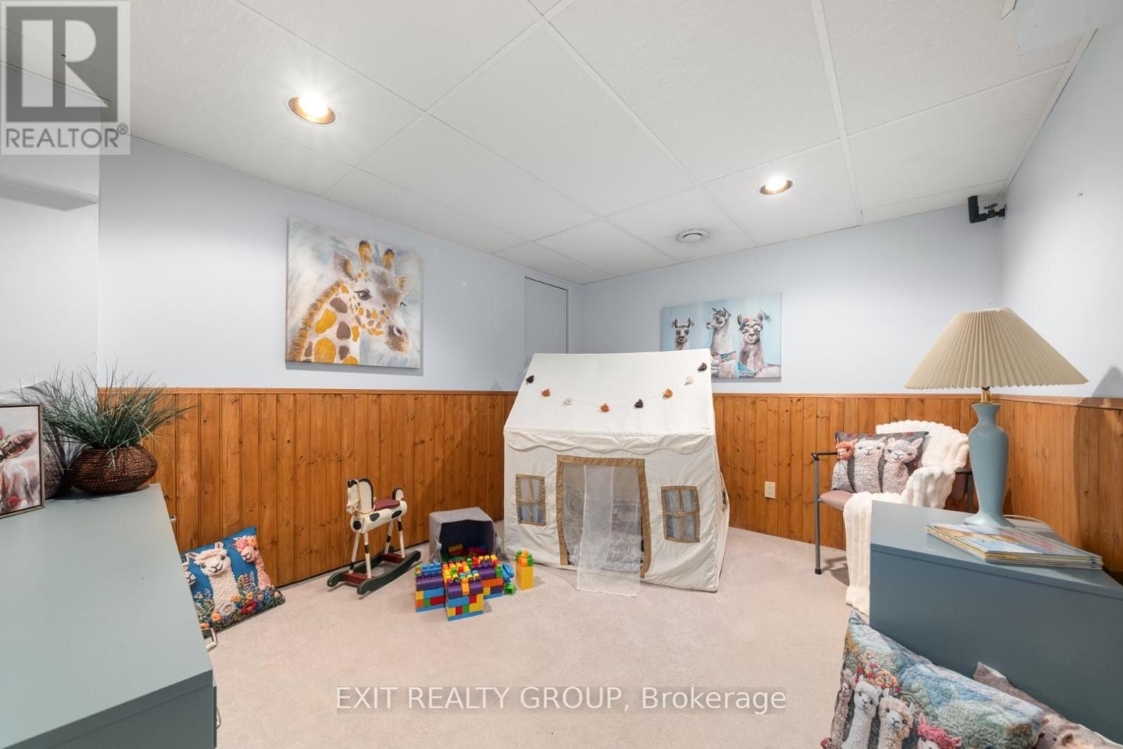 












1476 COUNTY RD 12

,
Prince Edward County (Picton),




Ontario
K0K2T0

