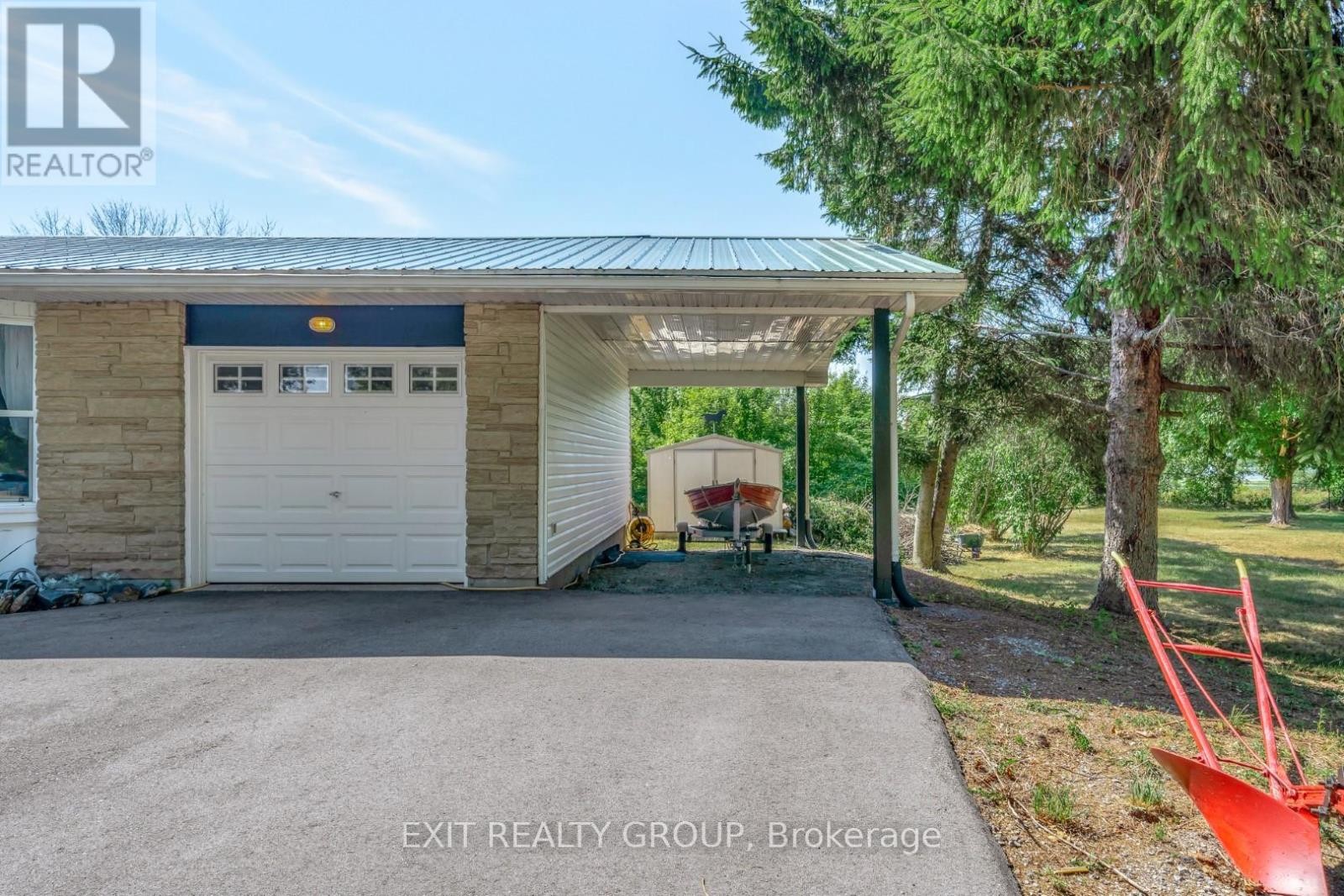 












1476 COUNTY RD 12

,
Prince Edward County (Picton),




Ontario
K0K2T0

