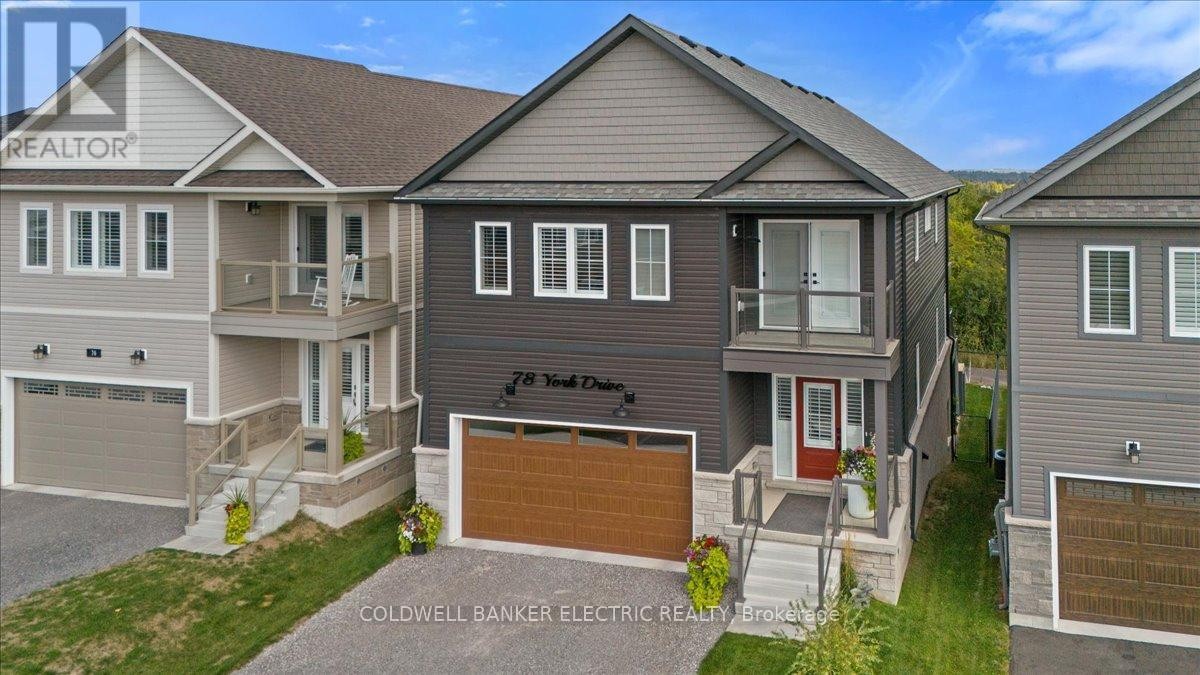 












78 YORK DRIVE

,
Peterborough (Monaghan Ward 2),




Ontario
K9K0H7

