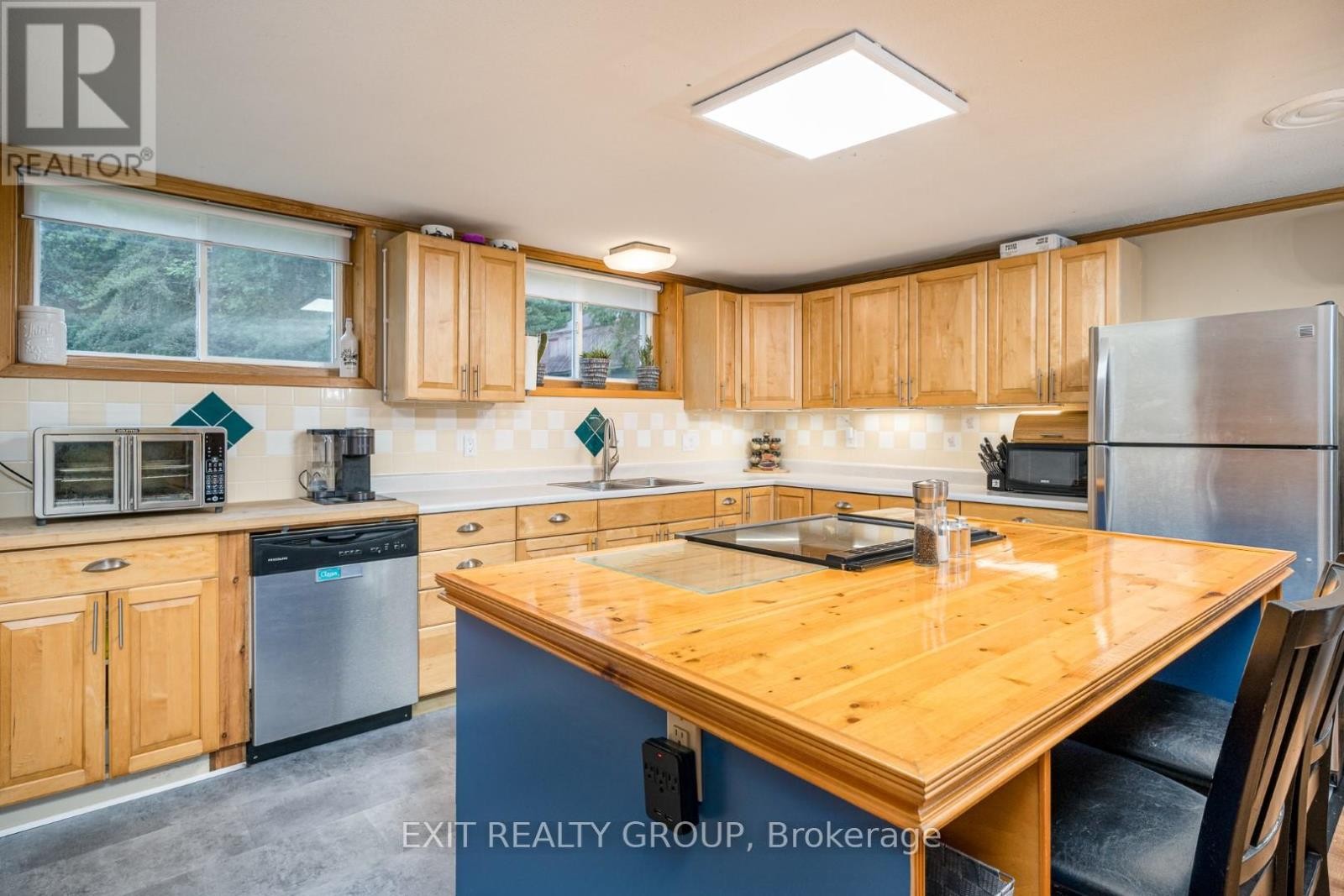 












103 CAMP LANE

,
Tweed (Hungerford (Twp)),




Ontario
K0K3J0


