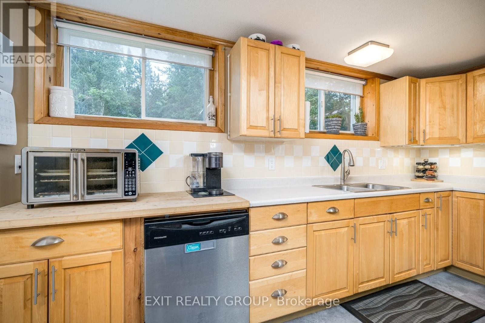 












103 CAMP LANE

,
Tweed (Hungerford (Twp)),




Ontario
K0K3J0

