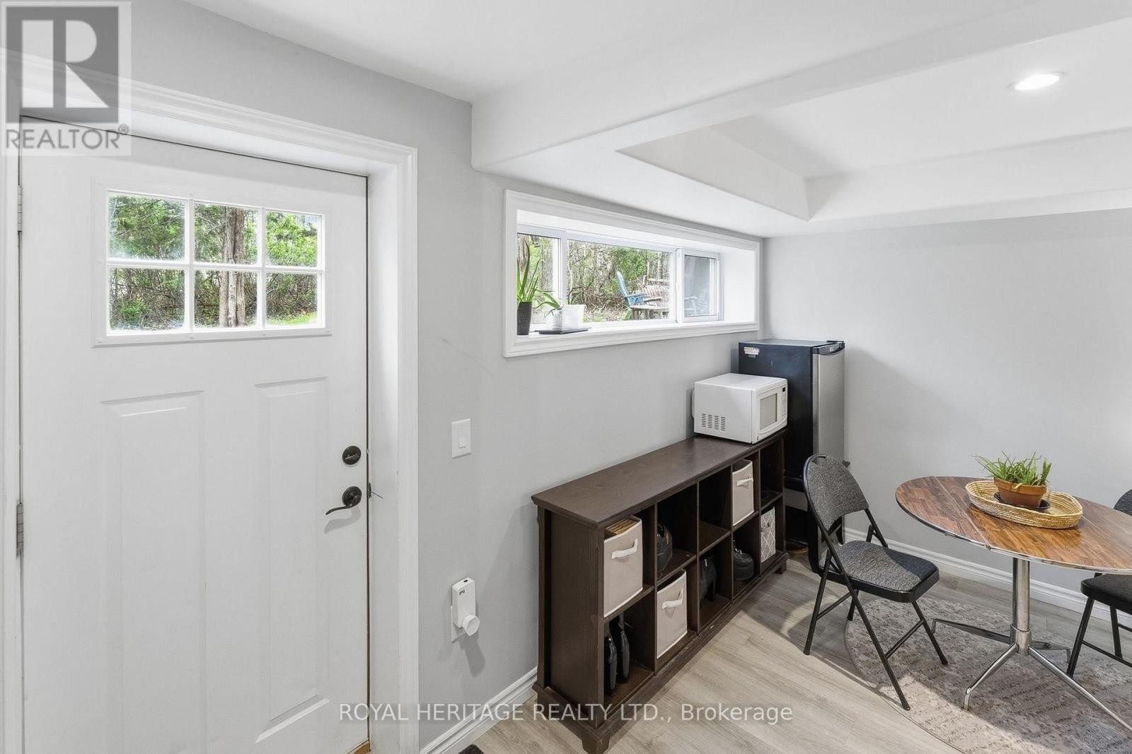 












30 STOCKDALE ROAD

,
Quinte West (Murray Ward),




Ontario
K8V5P6

