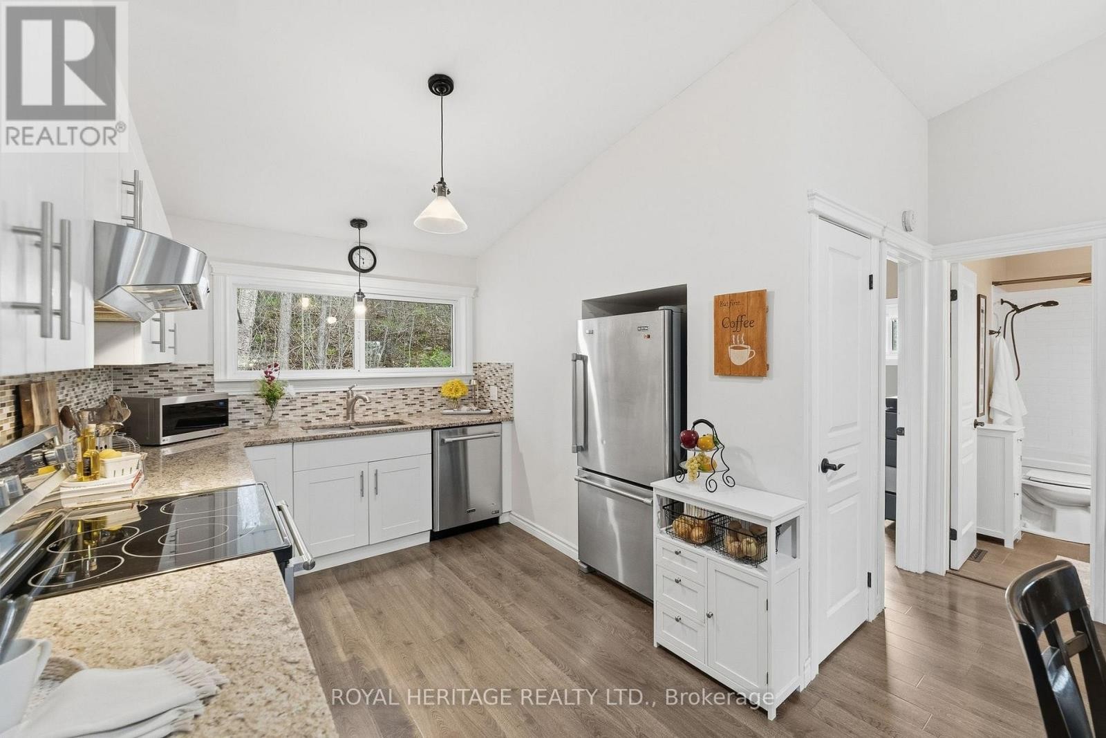 












30 STOCKDALE ROAD

,
Quinte West (Murray Ward),




Ontario
K8V5P6

