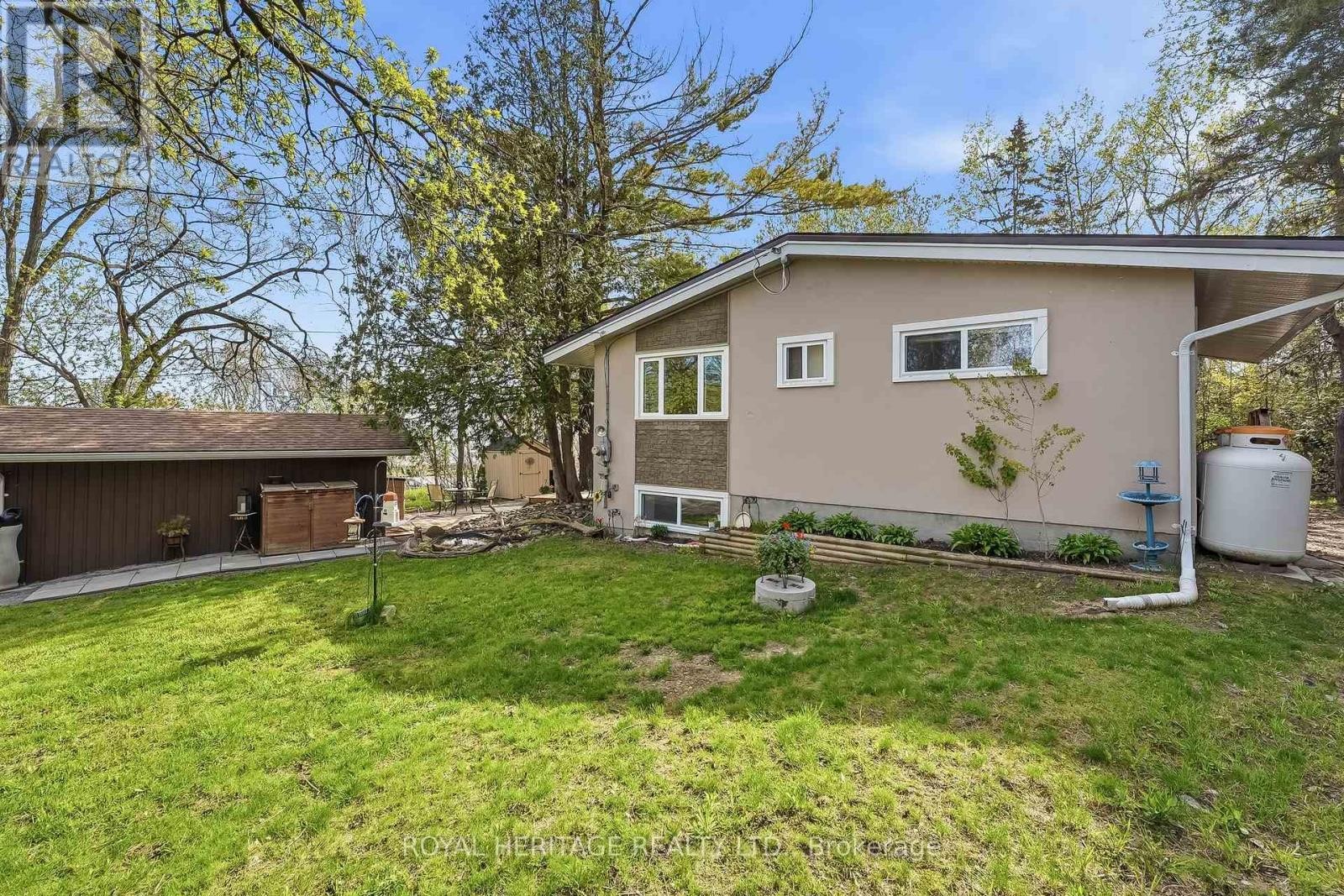 












30 STOCKDALE ROAD

,
Quinte West (Murray Ward),




Ontario
K8V5P6

