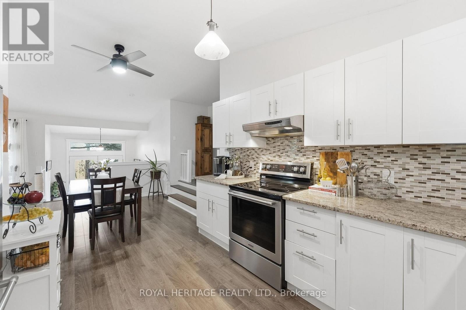 












30 STOCKDALE ROAD

,
Quinte West (Murray Ward),




Ontario
K8V5P6

