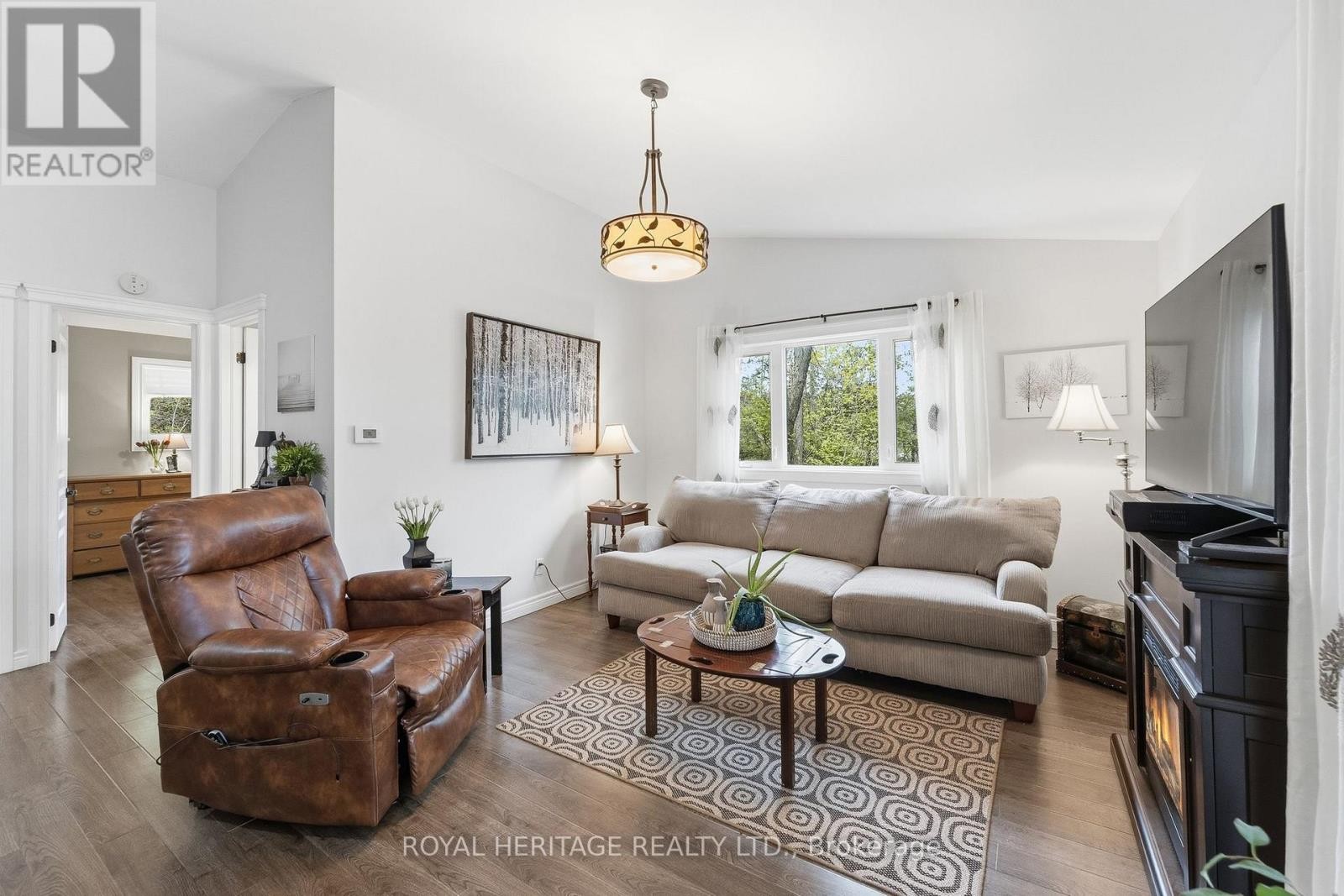 












30 STOCKDALE ROAD

,
Quinte West (Murray Ward),




Ontario
K8V5P6

