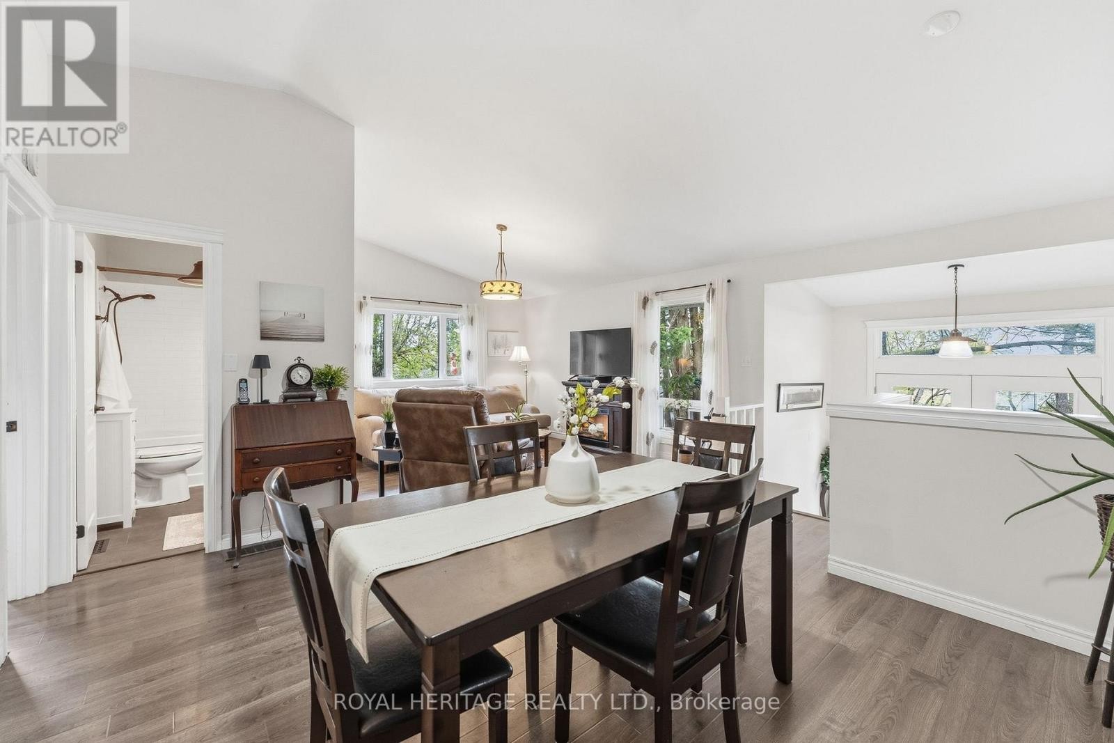 












30 STOCKDALE ROAD

,
Quinte West (Murray Ward),




Ontario
K8V5P6

