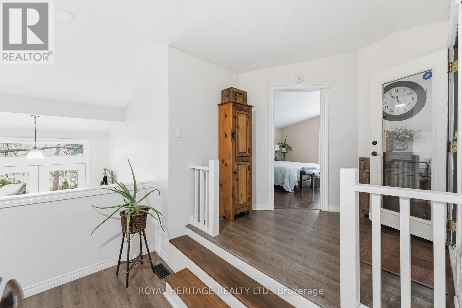 












30 STOCKDALE ROAD

,
Quinte West (Murray Ward),




Ontario
K8V5P6

