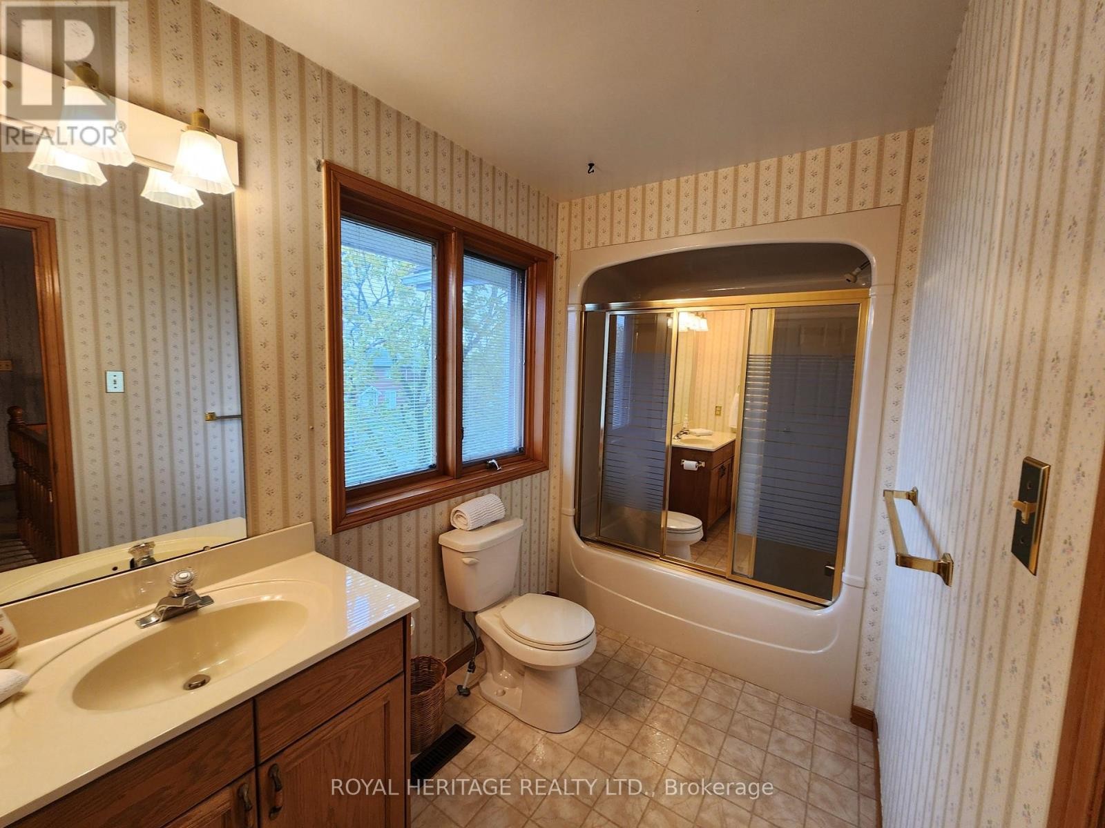 












1534 SCOLLARD CRESCENT

,
Peterborough (Ashburnham Ward 4),




Ontario
K9H7L1

