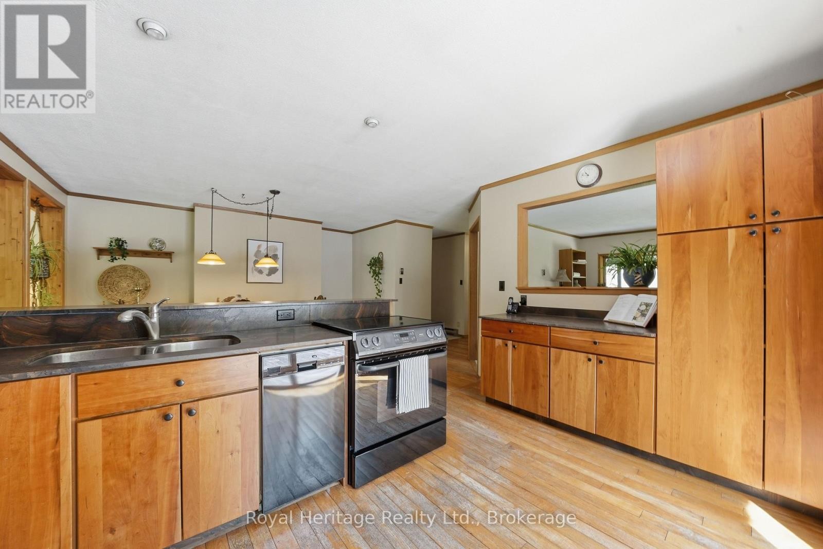 












852 PENRYN ROAD

,
Cramahe,




Ontario
K0K1S0

