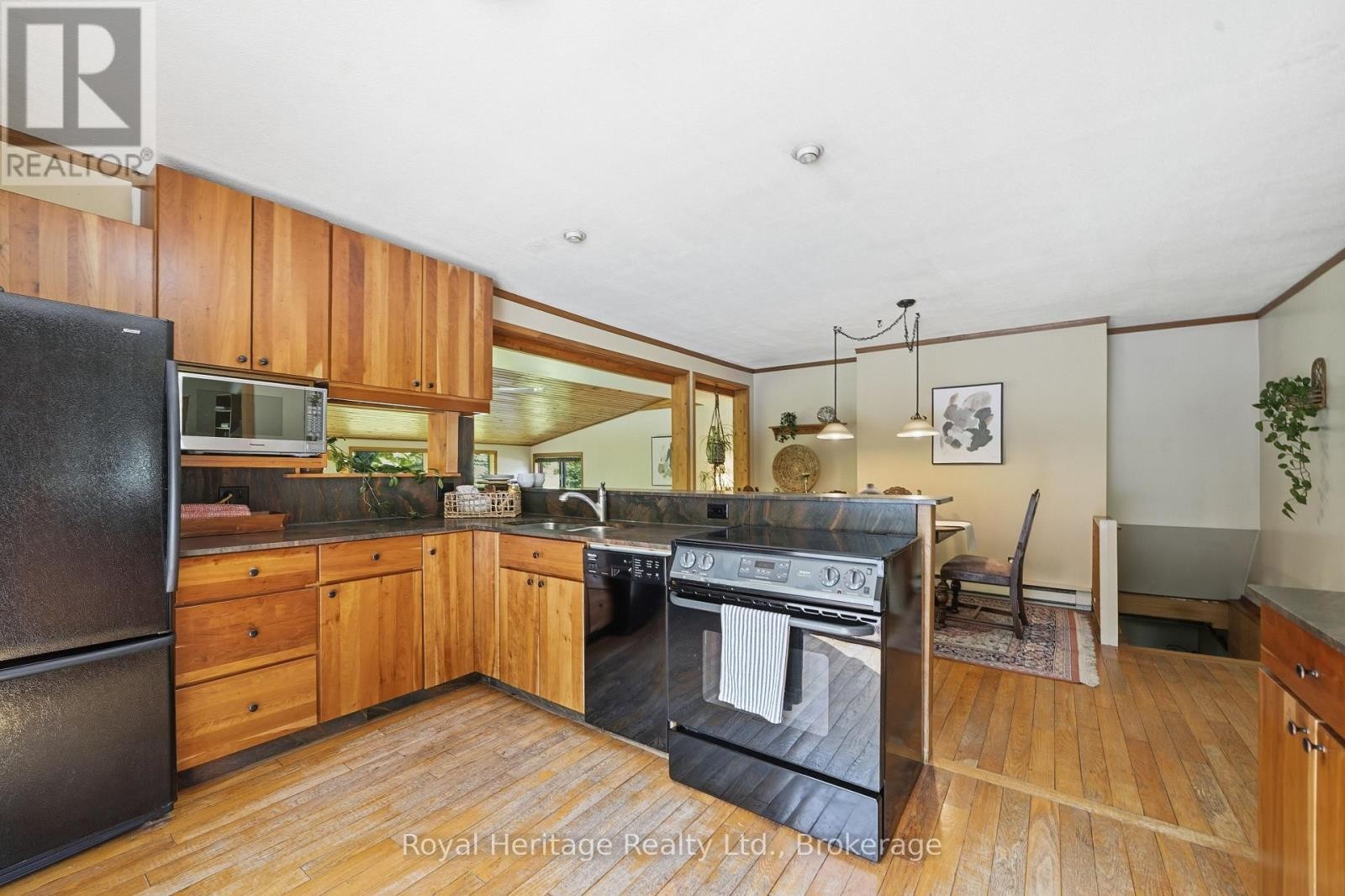 












852 PENRYN ROAD

,
Cramahe,




Ontario
K0K1S0

