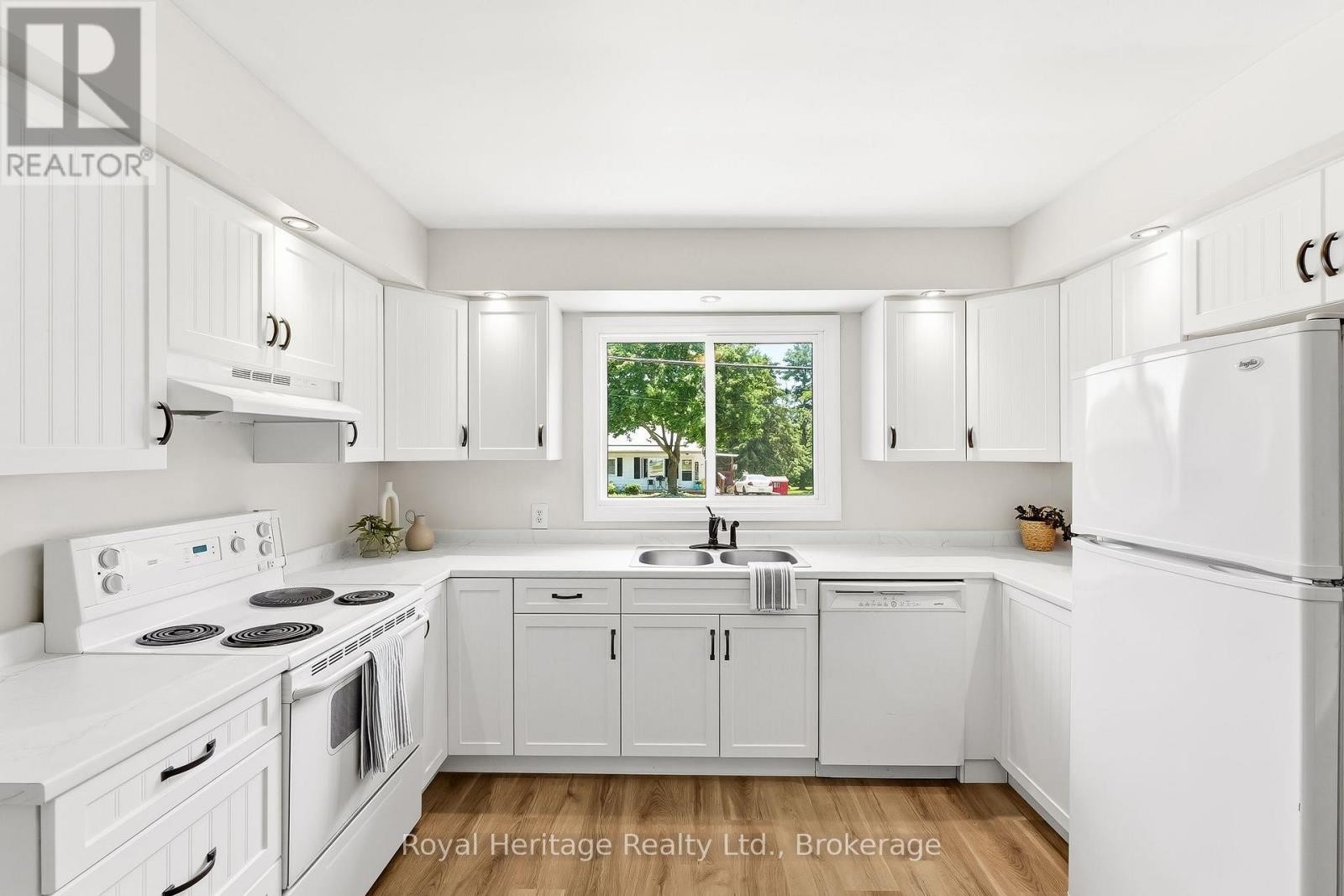 












918 SMITH STREET

,
Brighton,




Ontario
K0K1H0

