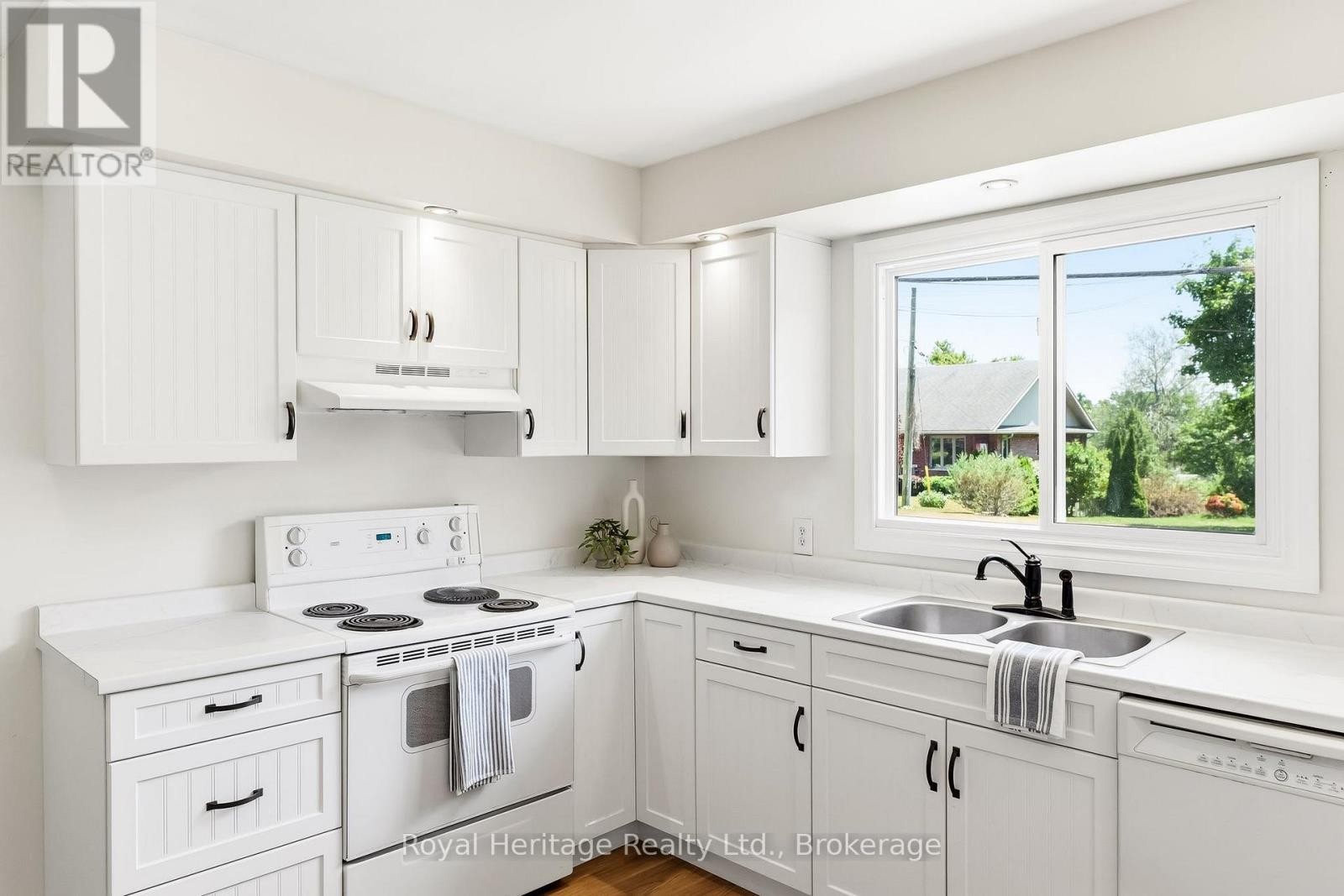 












918 SMITH STREET

,
Brighton,




Ontario
K0K1H0

