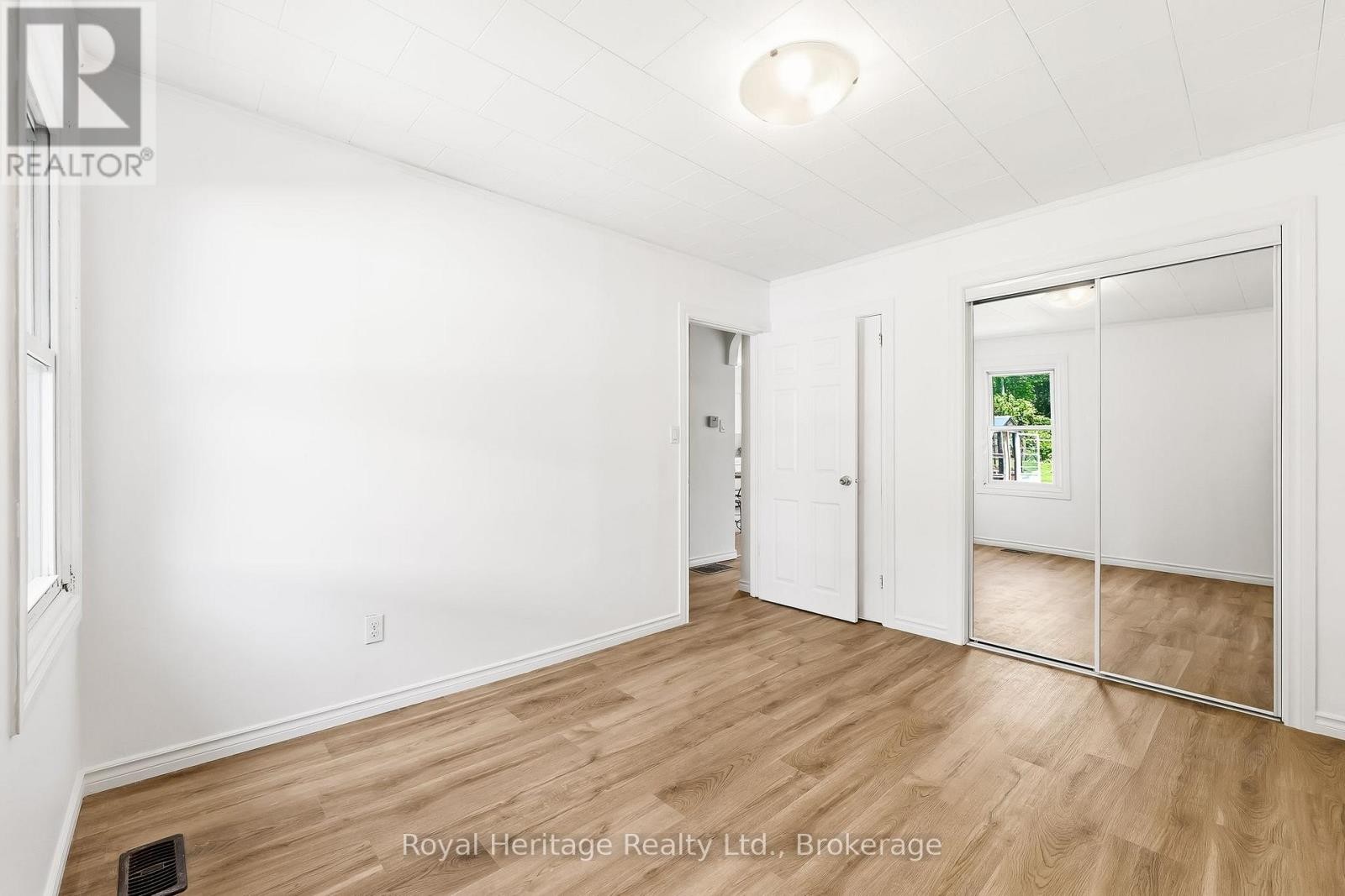 












918 SMITH STREET

,
Brighton,




Ontario
K0K1H0

