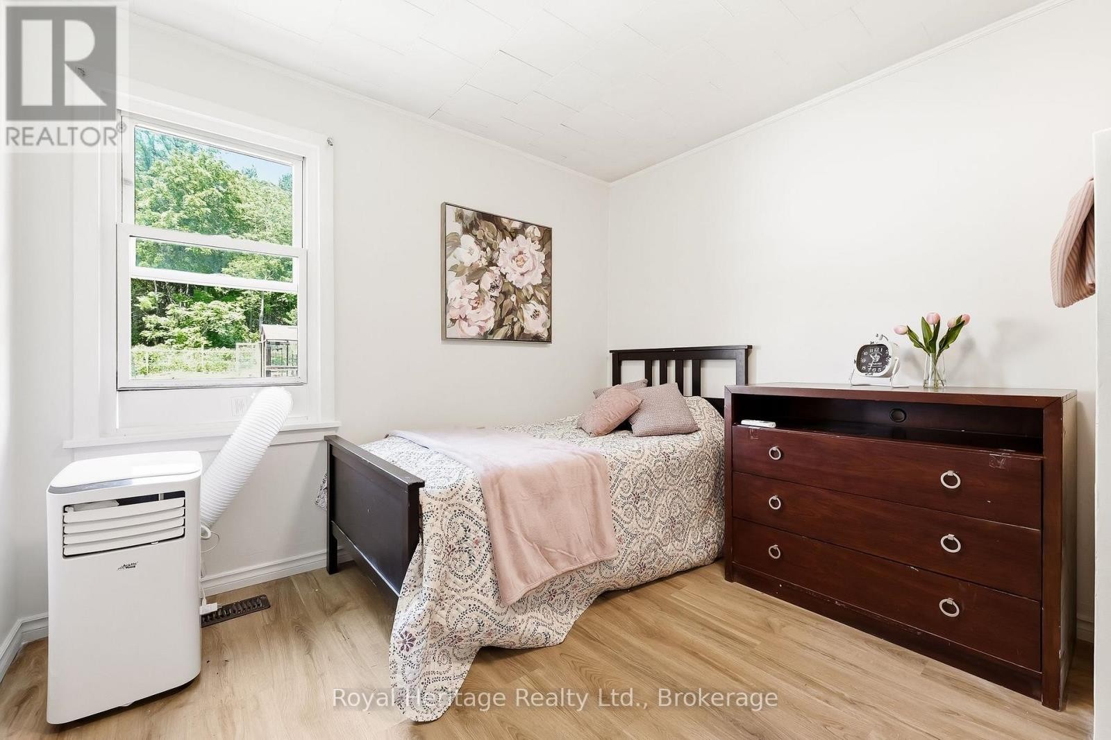 












918 SMITH STREET

,
Brighton,




Ontario
K0K1H0

