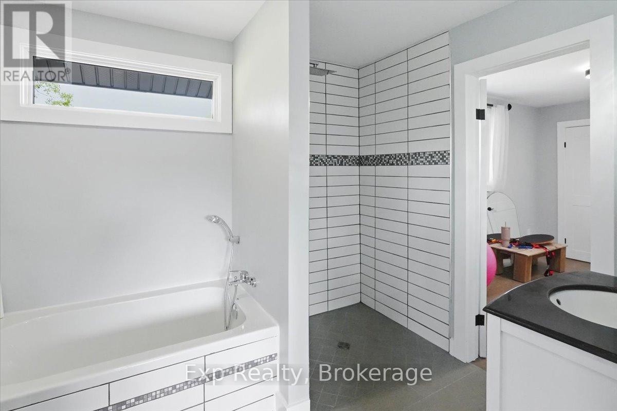 












27 GREENWAY CIRCLE

,
Brighton,




Ontario
K0K1H0

