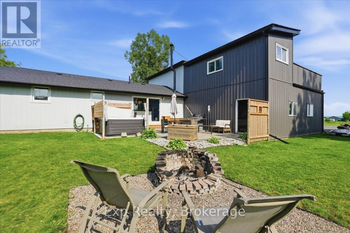 












27 GREENWAY CIRCLE

,
Brighton,




Ontario
K0K1H0

