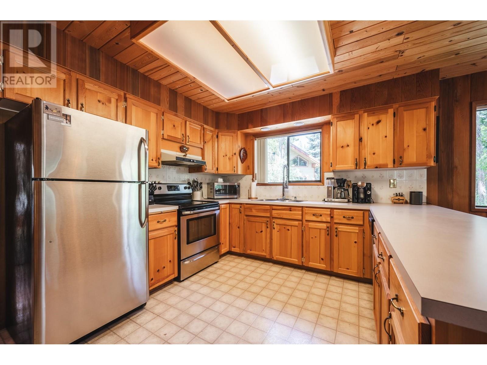 












78 GARIBALDI DRIVE

,
Whistler,




British Columbia
V8E0A7

