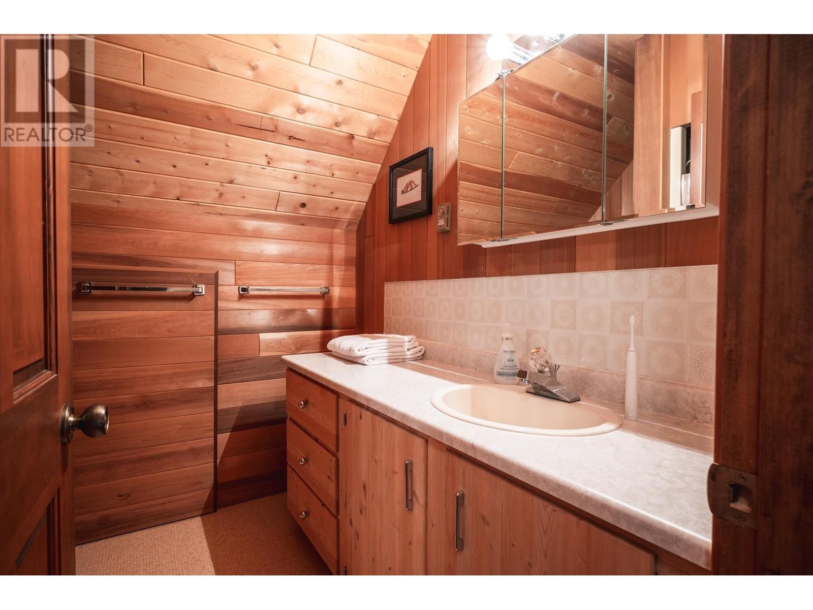 












78 GARIBALDI DRIVE

,
Whistler,




British Columbia
V8E0A7

