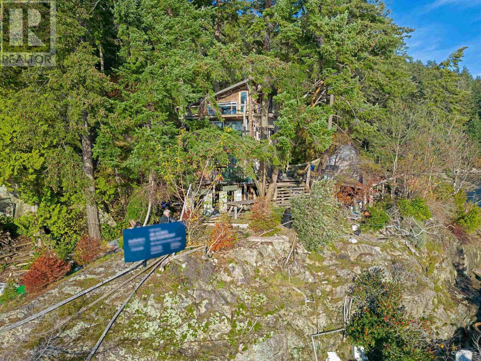 












381 WATERFRONT

,
Bowen Island,




British Columbia
V0N1G2

