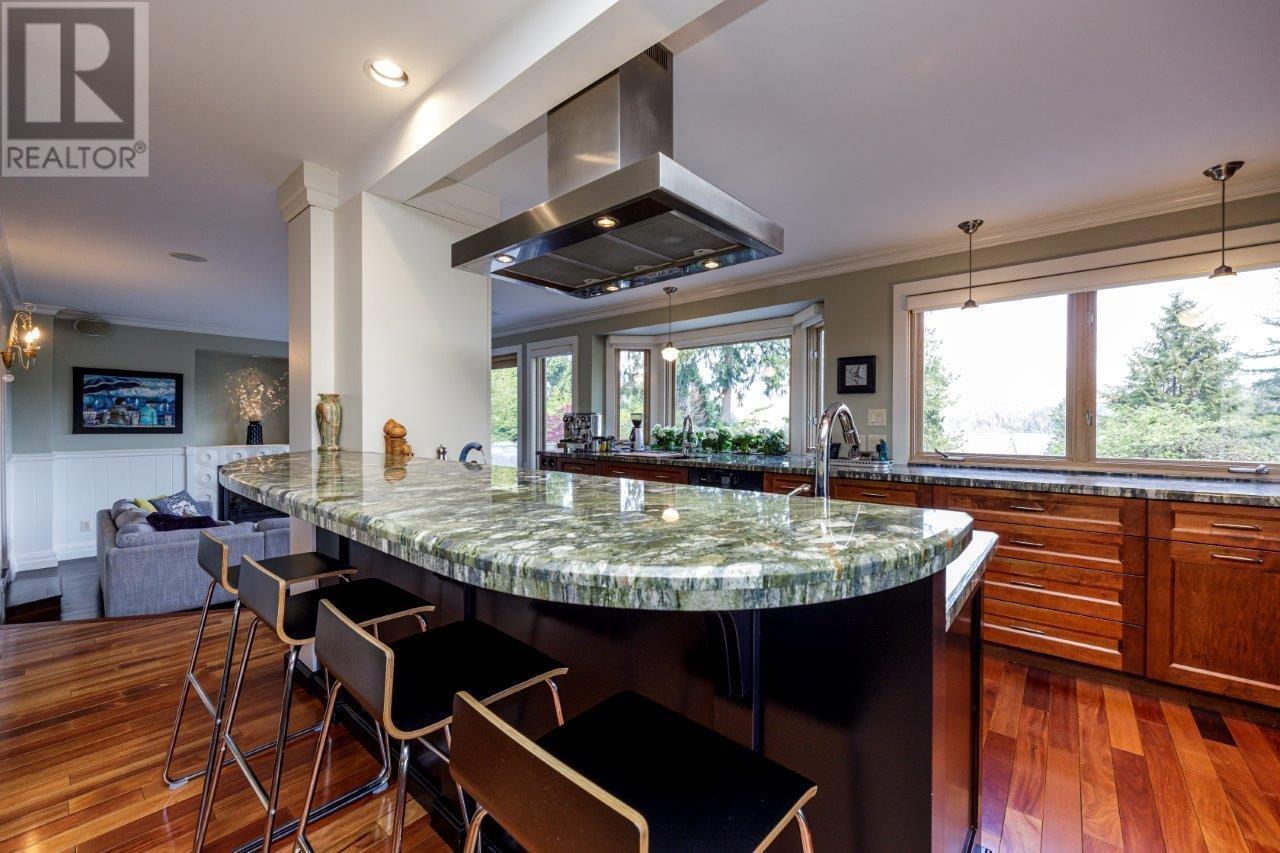 












2190 BADGER ROAD

,
North Vancouver,




British Columbia
V7G1T1

