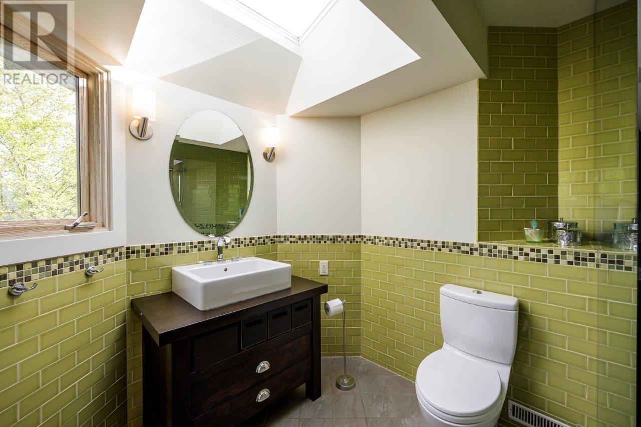 












2190 BADGER ROAD

,
North Vancouver,




British Columbia
V7G1T1

