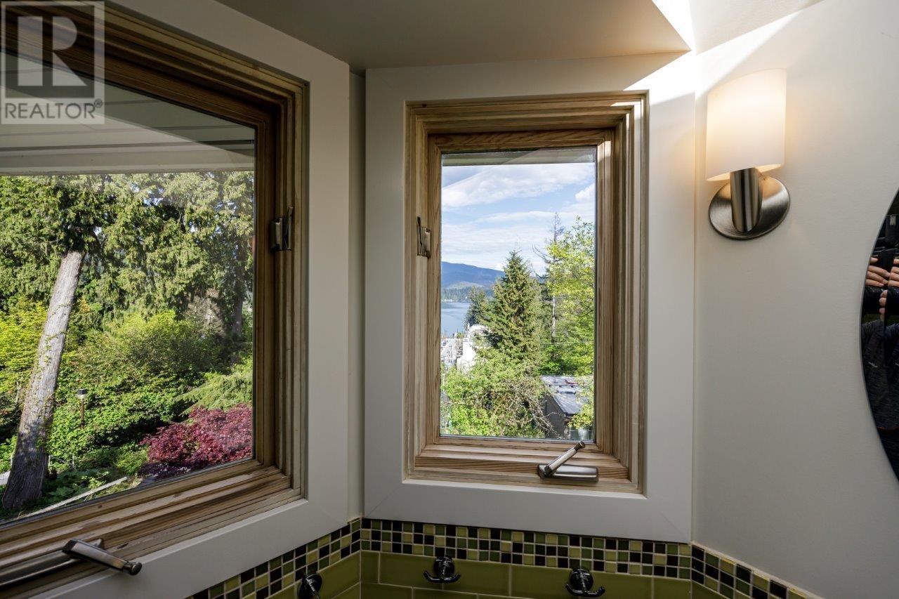 












2190 BADGER ROAD

,
North Vancouver,




British Columbia
V7G1T1

