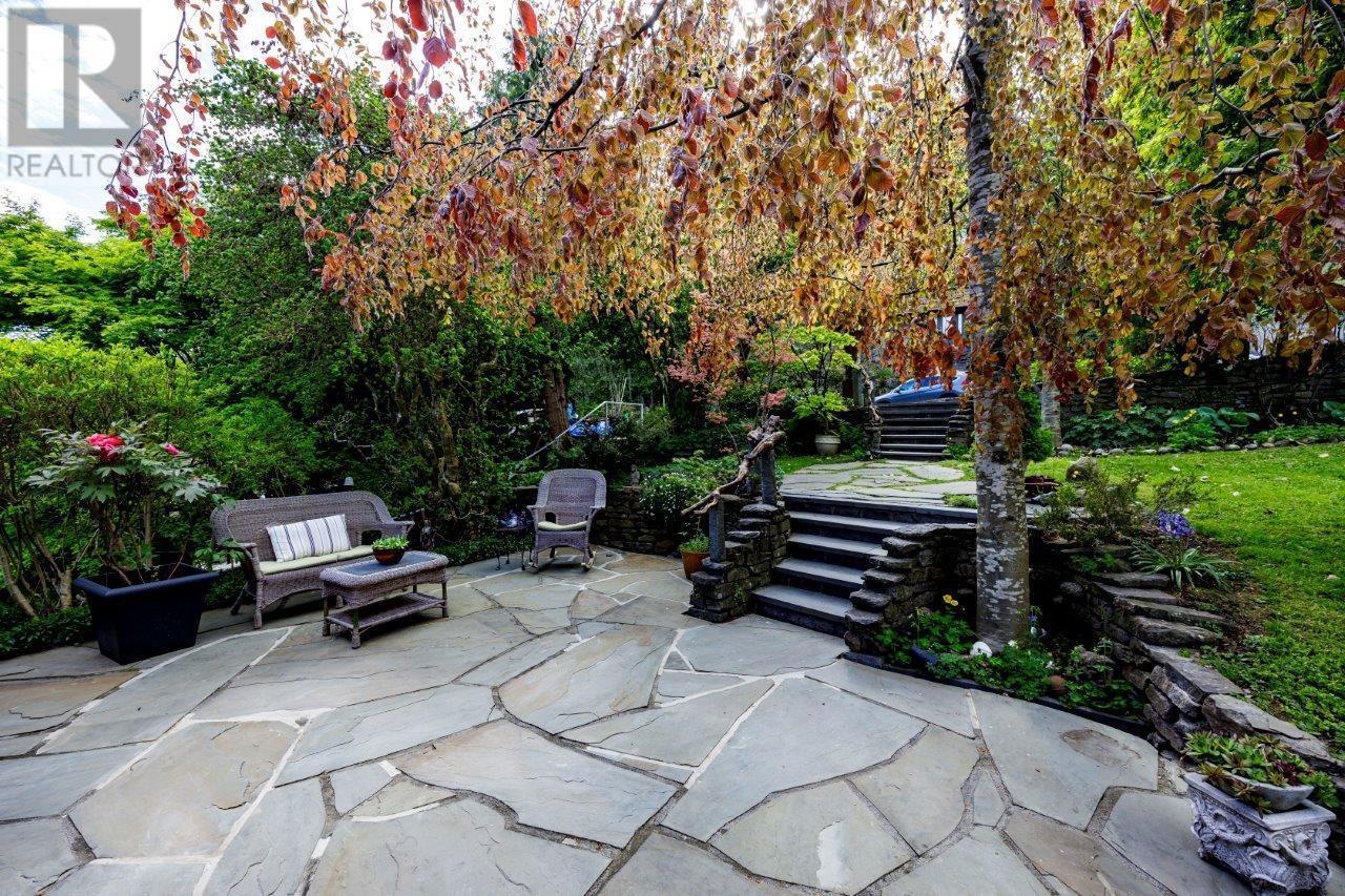 












2190 BADGER ROAD

,
North Vancouver,




British Columbia
V7G1T1

