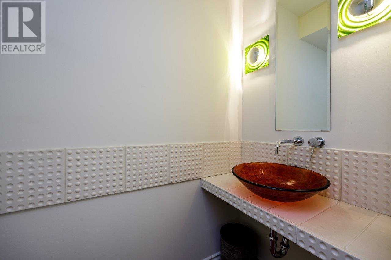 












2190 BADGER ROAD

,
North Vancouver,




British Columbia
V7G1T1

