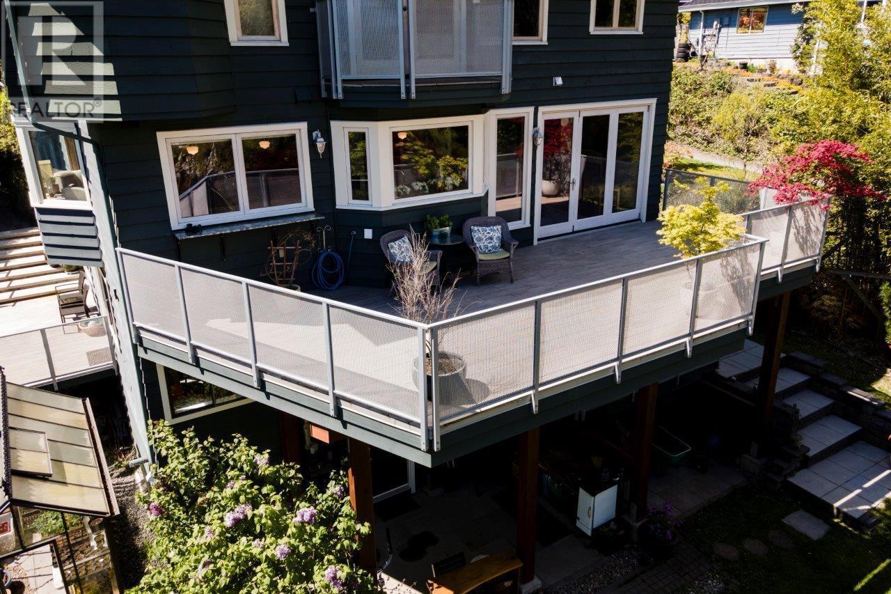 












2190 BADGER ROAD

,
North Vancouver,




British Columbia
V7G1T1

