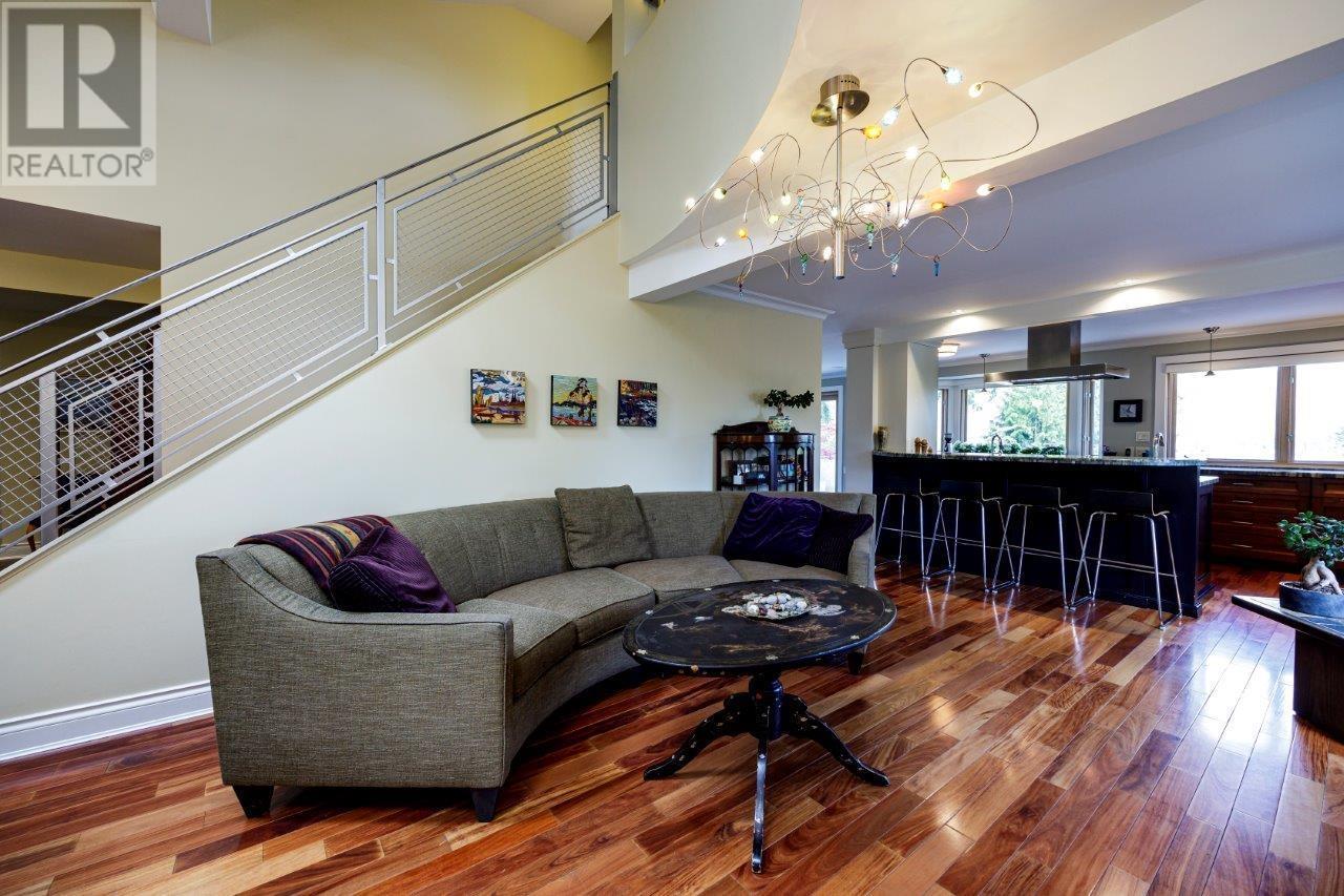 












2190 BADGER ROAD

,
North Vancouver,




British Columbia
V7G1T1

