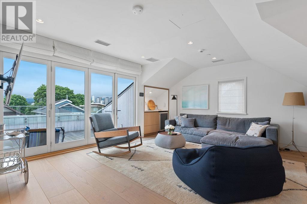 












1963 MCNICOLL AVENUE

,
Vancouver,




British Columbia
V6J1A7

