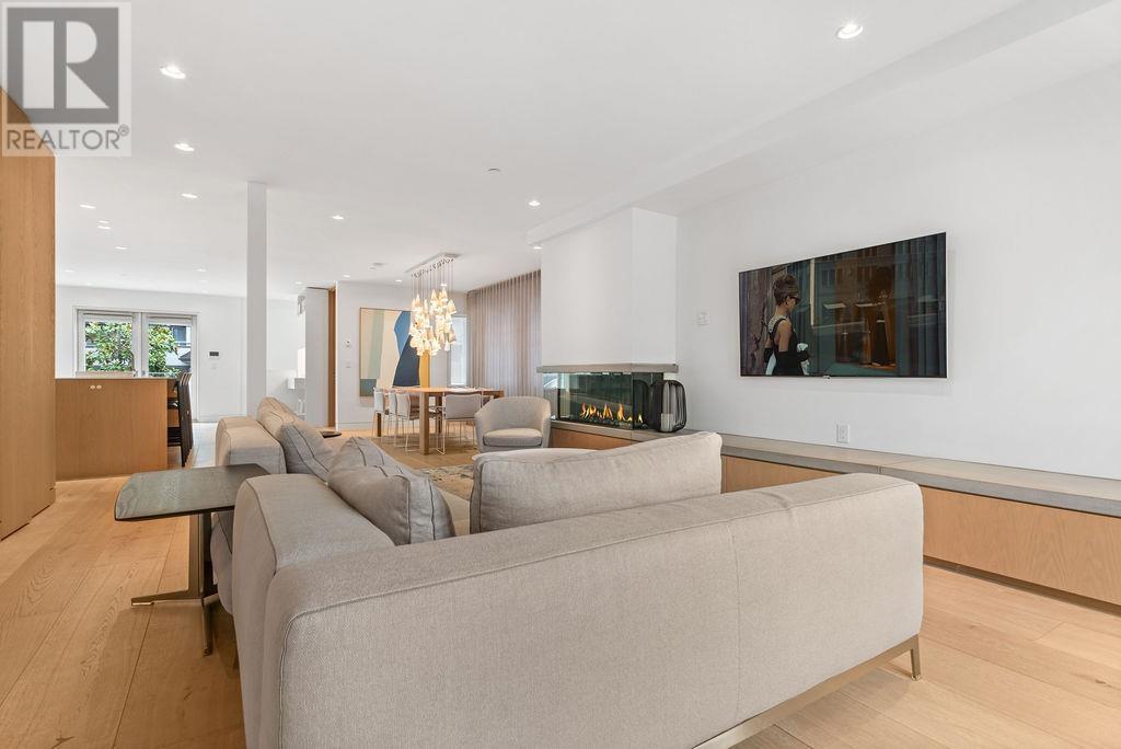 












1963 MCNICOLL AVENUE

,
Vancouver,




British Columbia
V6J1A7

