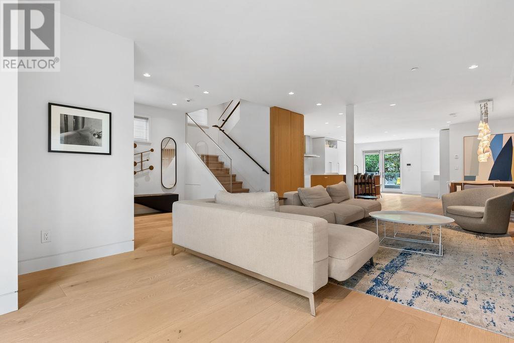 












1963 MCNICOLL AVENUE

,
Vancouver,




British Columbia
V6J1A7

