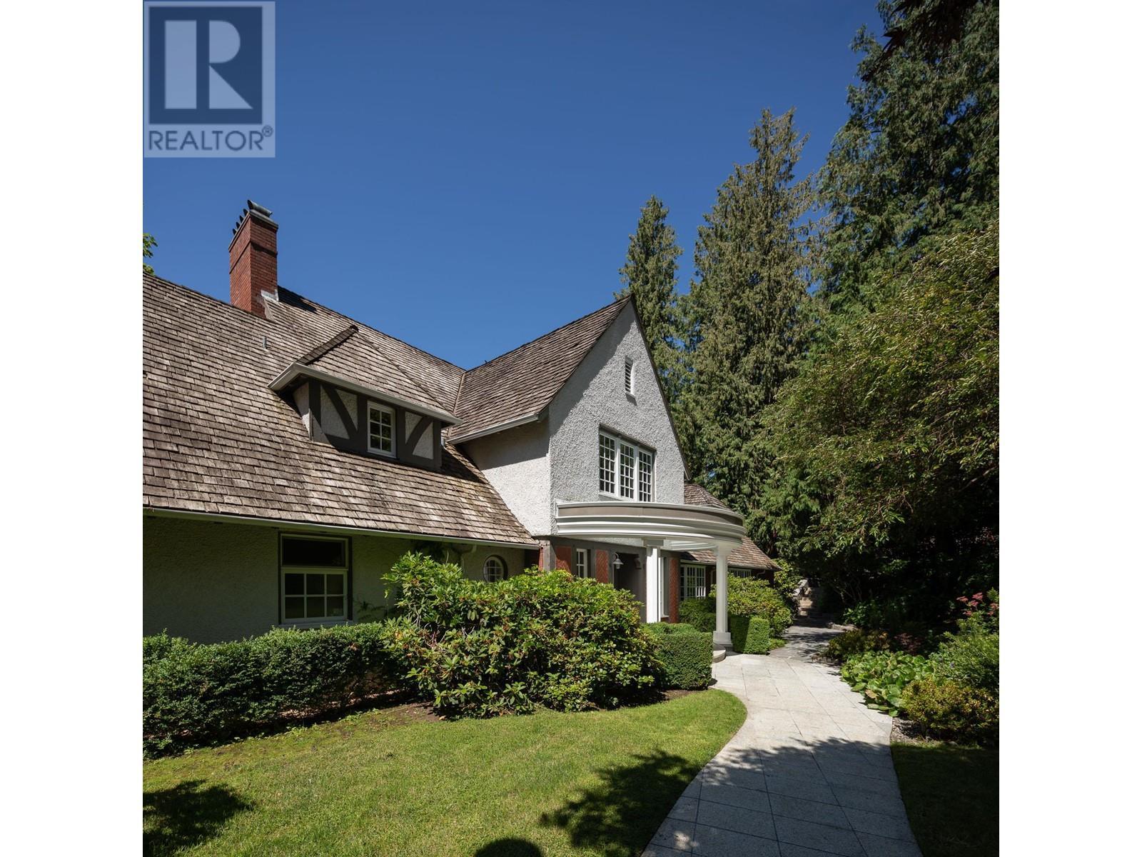 












5240 MARINE DRIVE

,
West Vancouver,




British Columbia
V7W2P8

