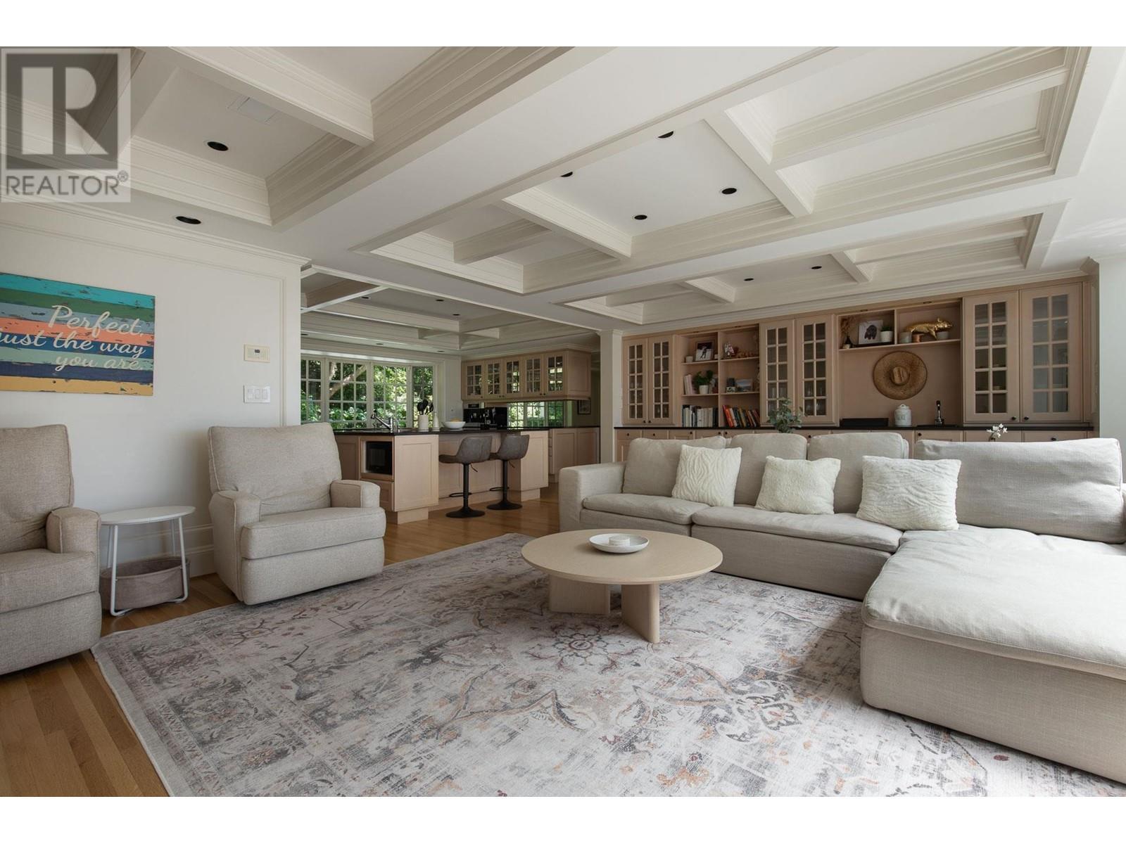 












5240 MARINE DRIVE

,
West Vancouver,




British Columbia
V7W2P8

