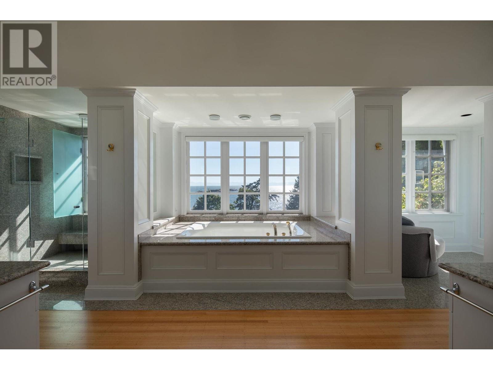 












5240 MARINE DRIVE

,
West Vancouver,




British Columbia
V7W2P8

