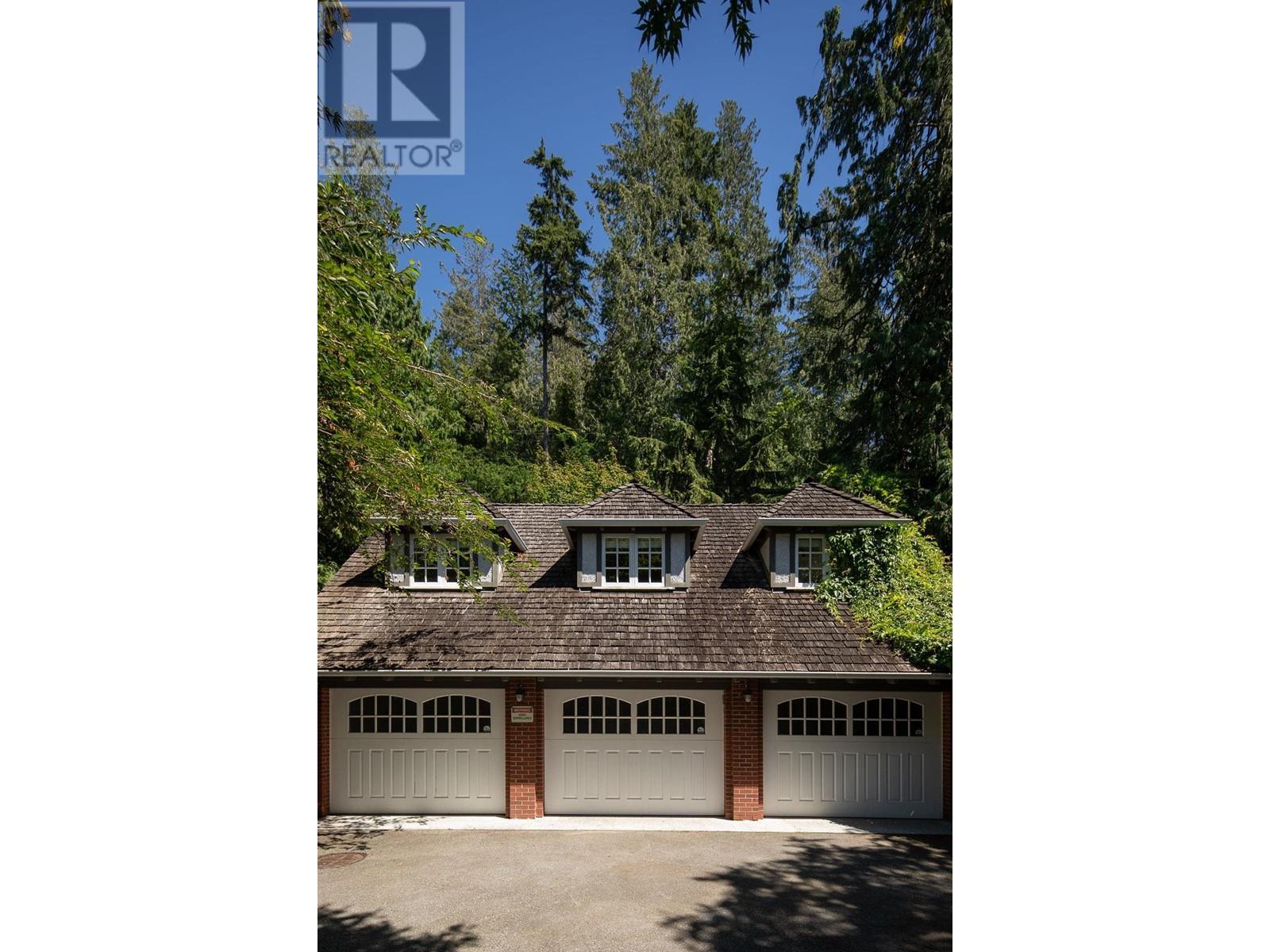 












5240 MARINE DRIVE

,
West Vancouver,




British Columbia
V7W2P8

