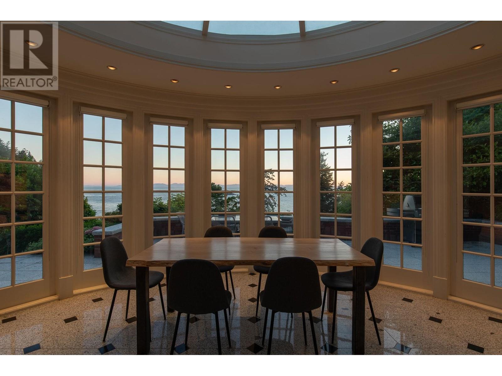 












5240 MARINE DRIVE

,
West Vancouver,




British Columbia
V7W2P8

