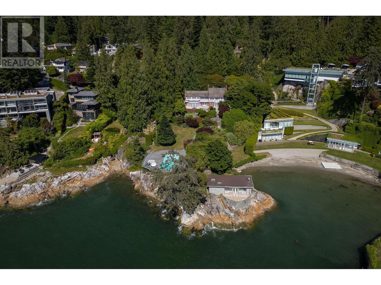 












5240 MARINE DRIVE

,
West Vancouver,




British Columbia
V7W2P8

