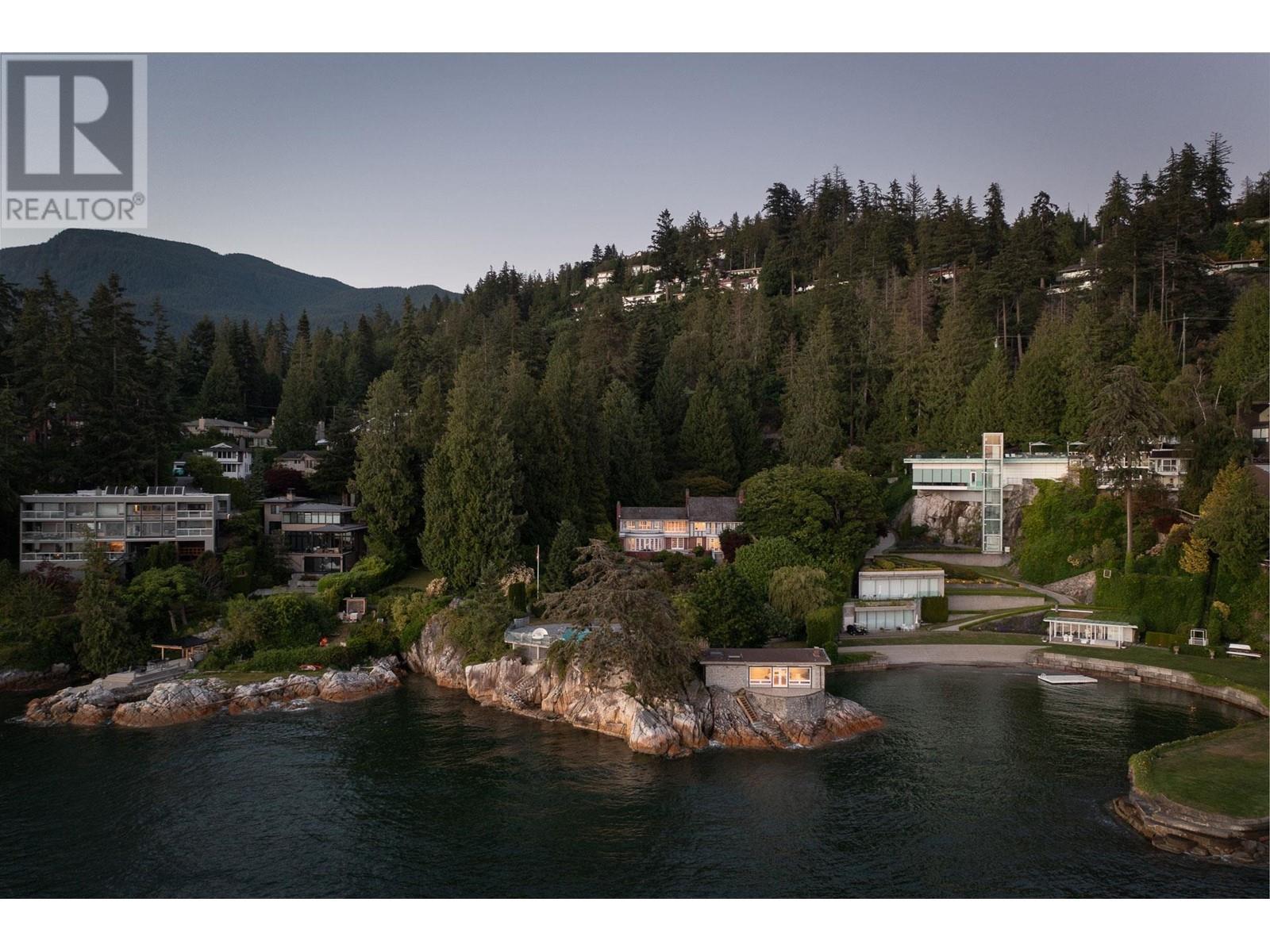 












5240 MARINE DRIVE

,
West Vancouver,




British Columbia
V7W2P8

