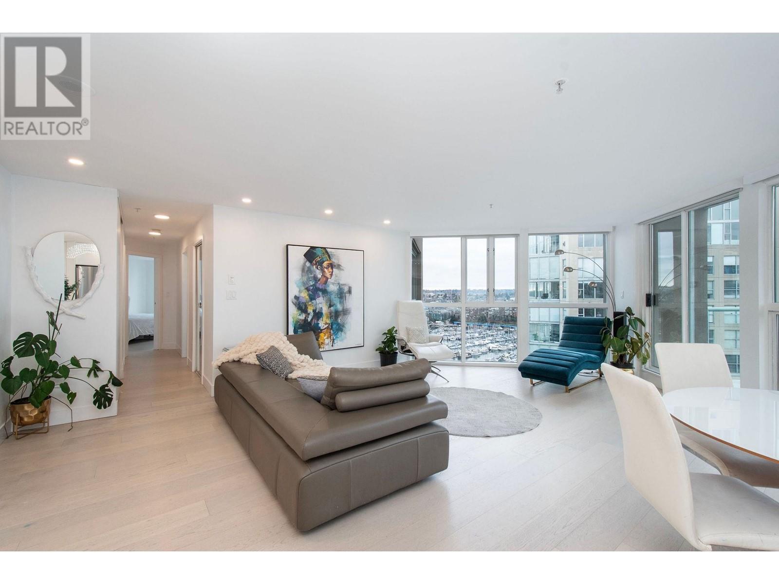












2201 907 BEACH AVENUE

,
Vancouver,




British Columbia
V6Z2R3

