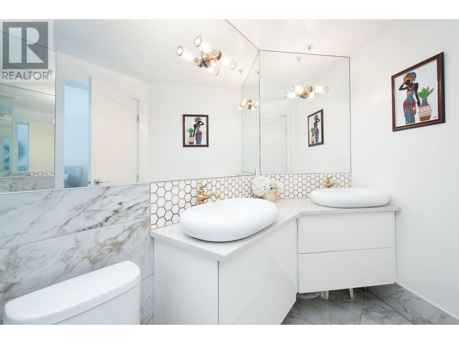 












2201 907 BEACH AVENUE

,
Vancouver,




British Columbia
V6Z2R3


