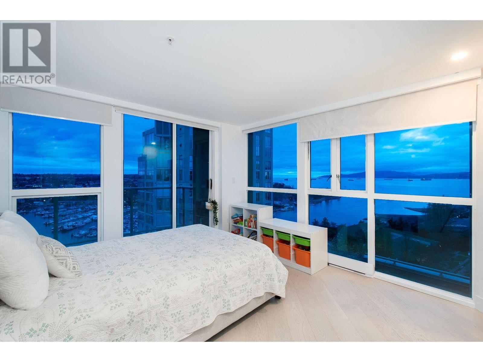 












2201 907 BEACH AVENUE

,
Vancouver,




British Columbia
V6Z2R3

