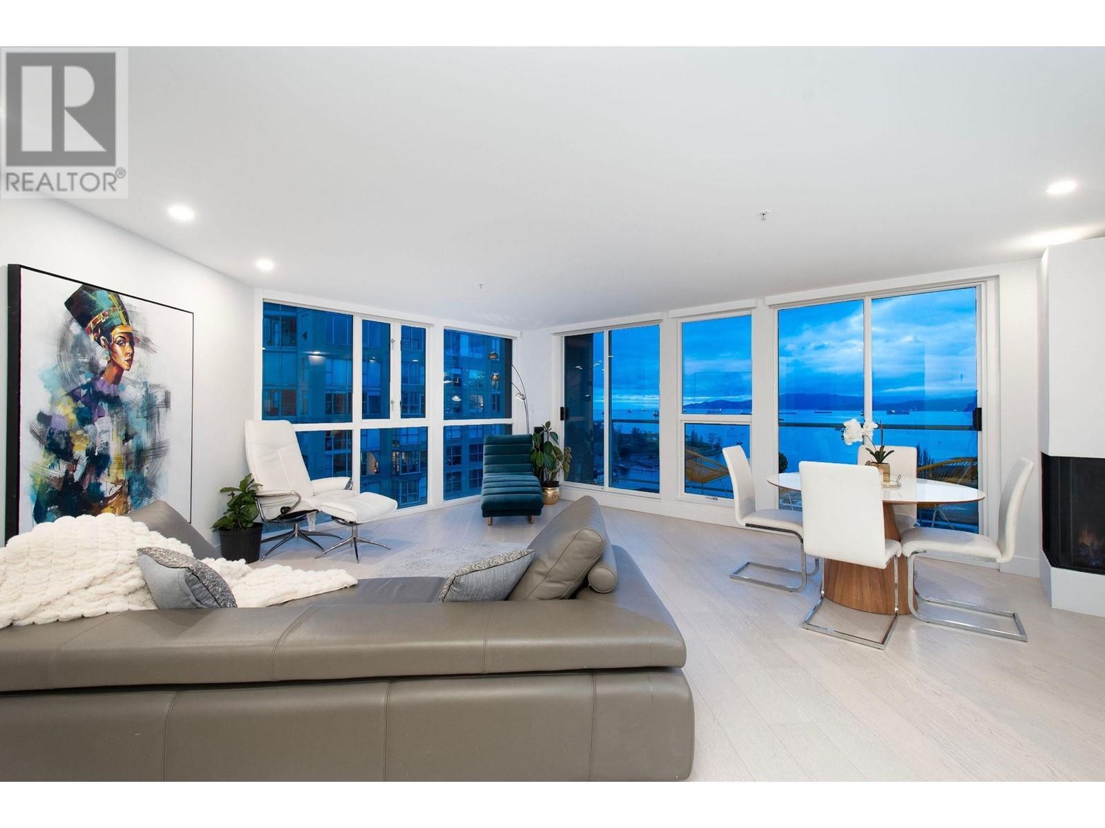 












2201 907 BEACH AVENUE

,
Vancouver,




British Columbia
V6Z2R3

