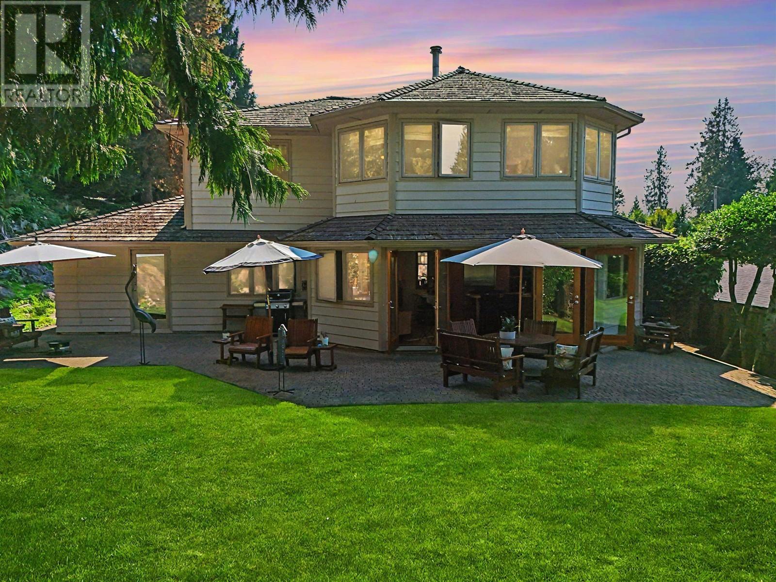 












5475 GREENLEAF ROAD

,
West Vancouver,




British Columbia
V7W1N5

